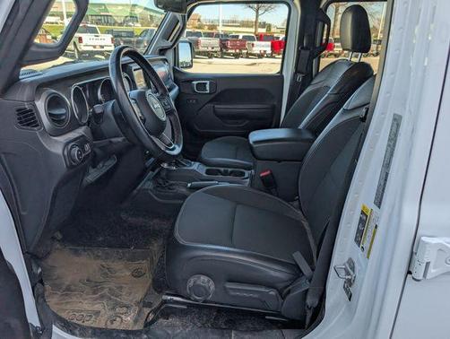 Bright White Clearcoat 2023 Jeep Gladiator Sport