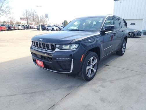 Diamond Black 2026 Jeep Grand Cherokee Limited