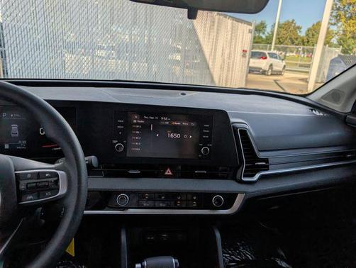 Fusion Orange 2024 Kia Sportage LX