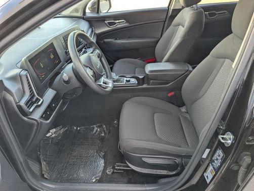 Fusion Orange 2024 Kia Sportage LX