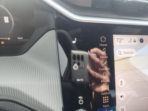 Bright White Clearcoat 2026 Jeep Cherokee LAREDO/LIMITED