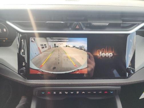 Bright White Clearcoat 2026 Jeep Cherokee LAREDO/LIMITED