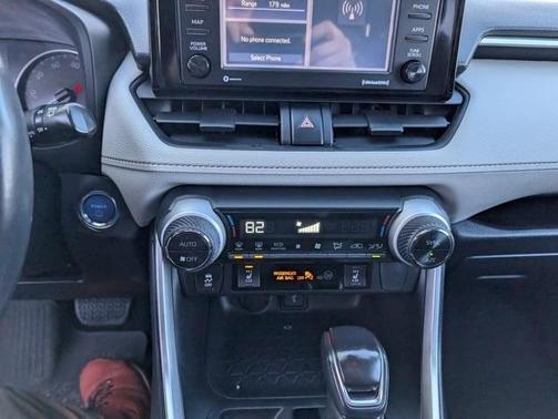 2020 Toyota RAV4 Hybrid XLE