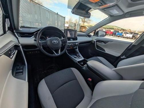 2020 Toyota RAV4 Hybrid XLE