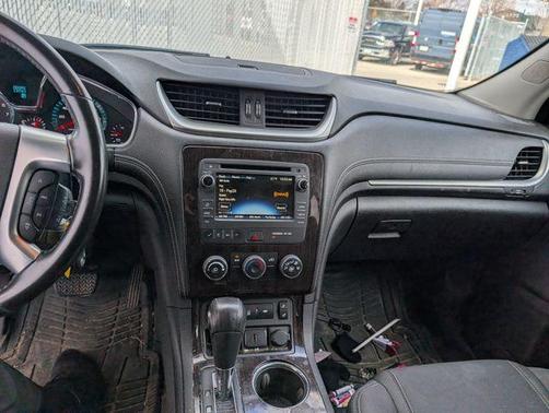 Summit White 2017 Chevrolet Traverse 1LT