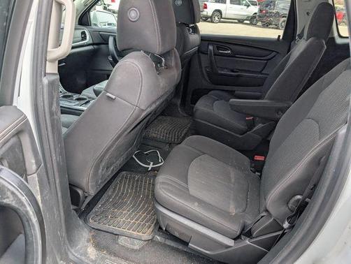 Summit White 2017 Chevrolet Traverse 1LT