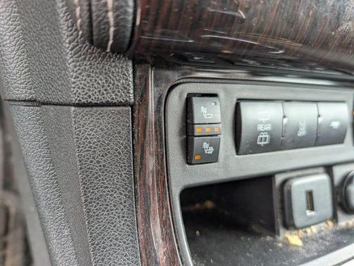 Summit White 2017 Chevrolet Traverse 1LT