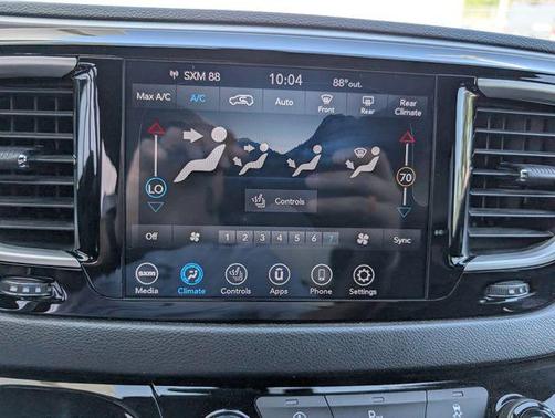 Brilliant Black Crystal Pearlcoat 2020 Chrysler Pacifica Launch Edition