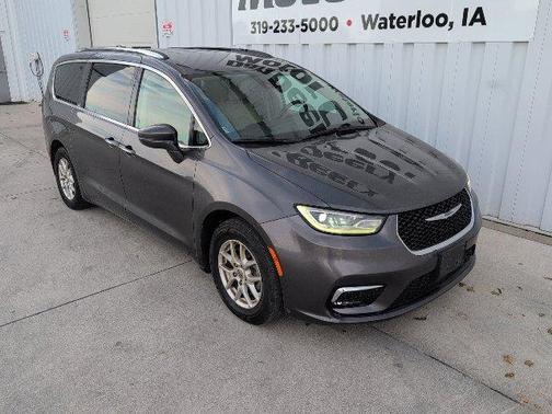 Crystal Metallic 2021 Chrysler Pacifica Touring-L