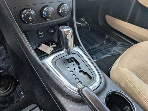 Black Clearcoat 2013 Dodge Avenger SE