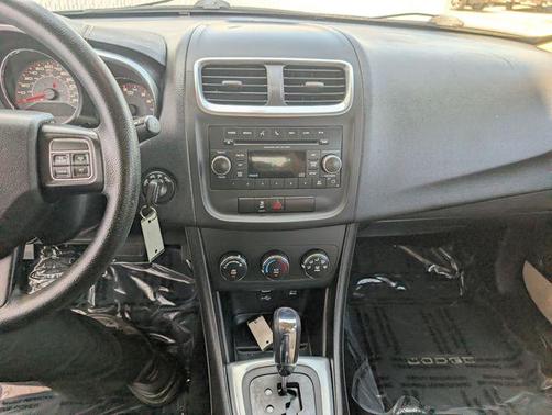 Black Clearcoat 2013 Dodge Avenger SE