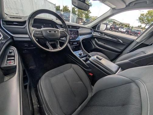 2021 Jeep Grand Cherokee L Laredo