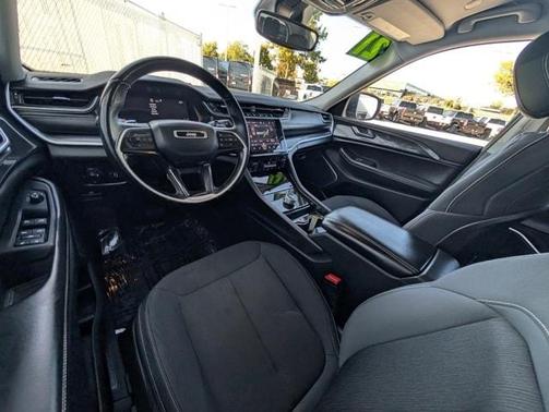 2021 Jeep Grand Cherokee L Laredo