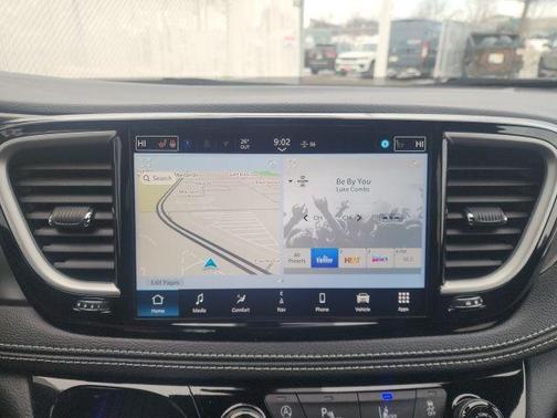 Diamond Black 2026 Chrysler Pacifica Select