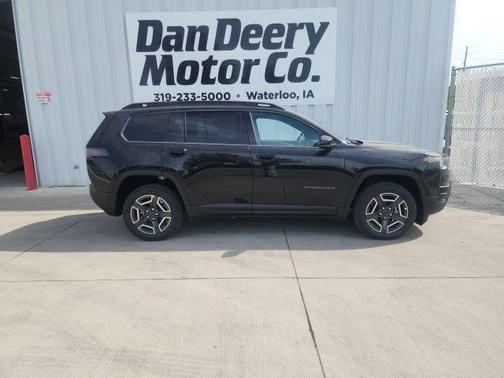 Diamond Black 2026 Jeep Cherokee LAREDO/LIMITED