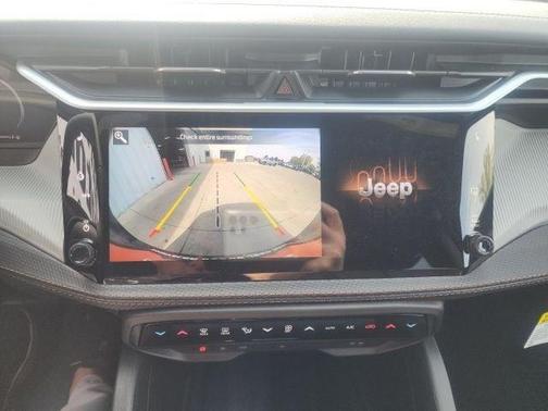 Diamond Black 2026 Jeep Cherokee LAREDO/LIMITED