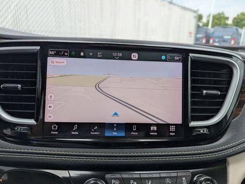 Brilliant Black Crystal Pearlcoat 2022 Chrysler Pacifica Limited