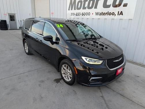 2024 Chrysler Pacifica Touring-L