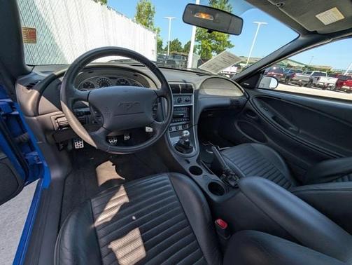 2004 Ford Mustang Mach I