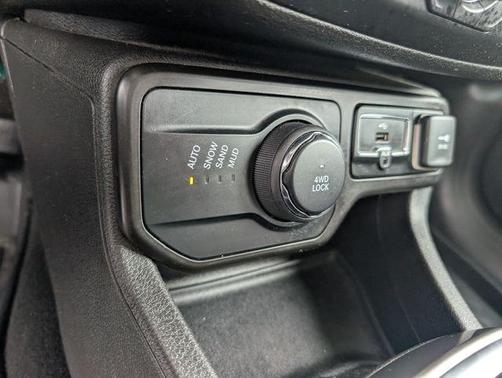 Granite Crystal Clearcoat Metallic 2021 Jeep Renegade Limited