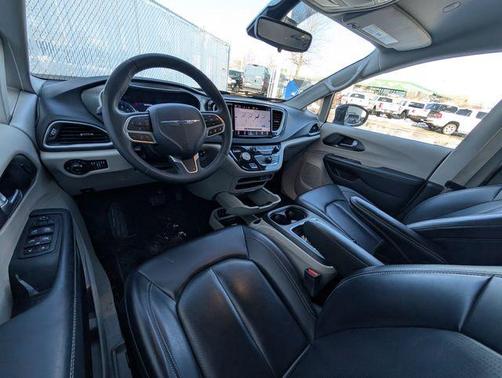 2024 Chrysler Pacifica Touring-L