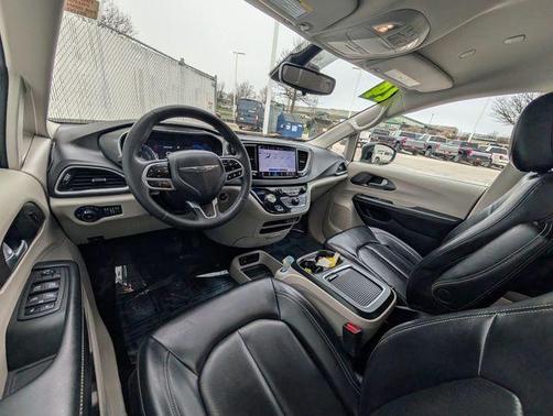 2024 Chrysler Pacifica Touring-L