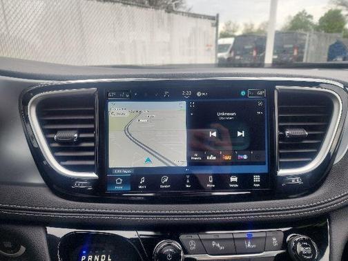 Diamond Black 2026 Chrysler Pacifica Limited