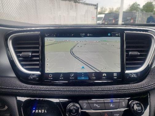 Diamond Black 2026 Chrysler Pacifica Limited