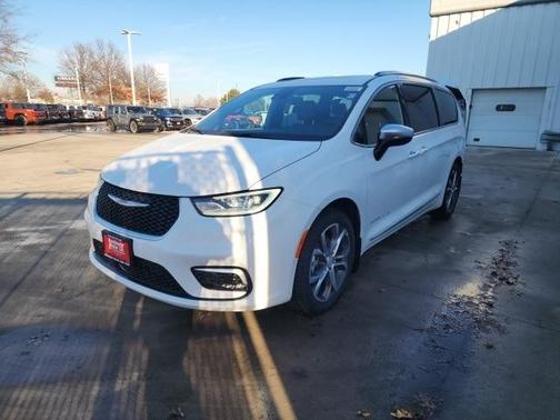 2026 Chrysler Pacifica Pinnacle