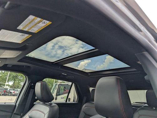 Gray Metallic 2024 Ford Explorer ST-Line