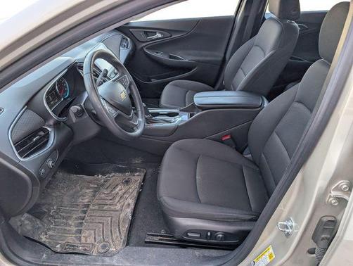 Champagne Silver 2016 Chevrolet Malibu 1LT