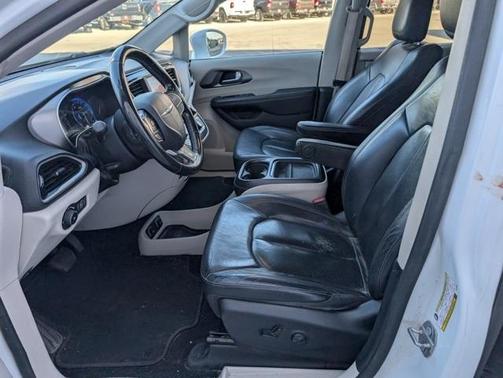2020 Chrysler Pacifica Touring-L