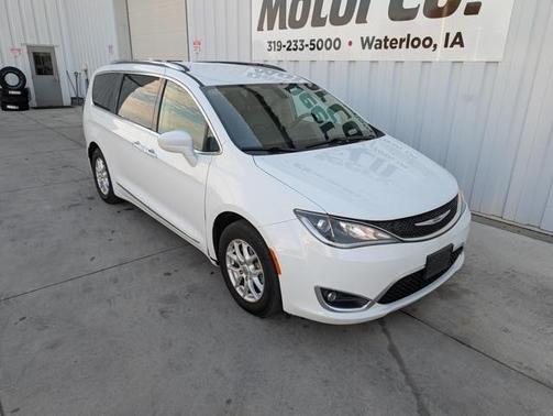 2020 Chrysler Pacifica Touring-L