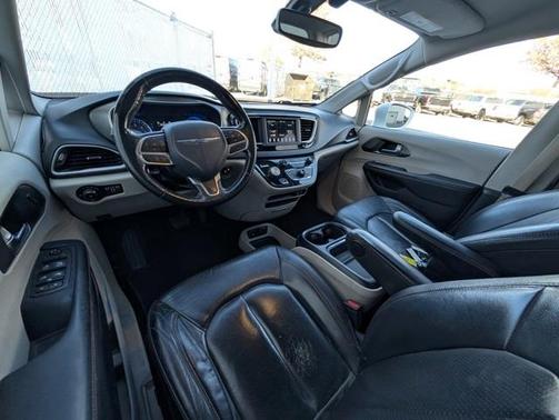 2020 Chrysler Pacifica Touring-L