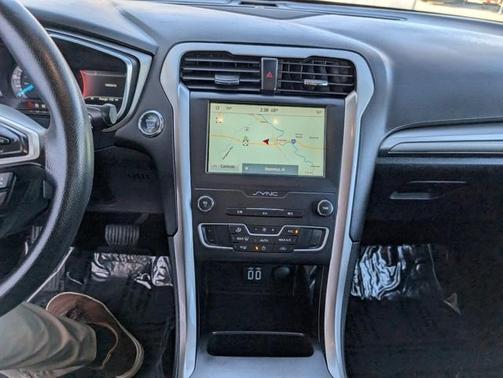 2020 Ford Fusion Hybrid SE