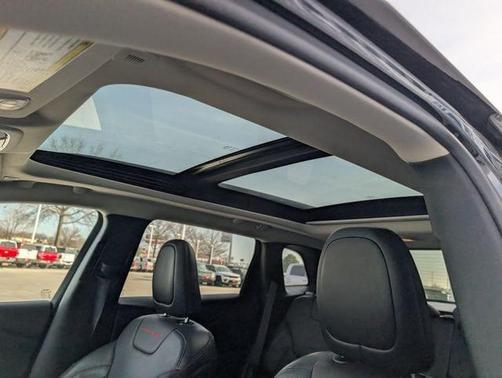 Diamond Black 2018 Jeep Cherokee Trailhawk