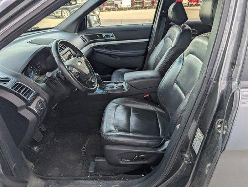 Magnetic 2016 Ford Explorer XLT