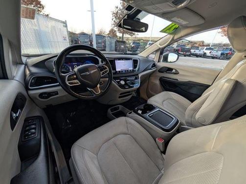 2021 Chrysler Pacifica Touring-L