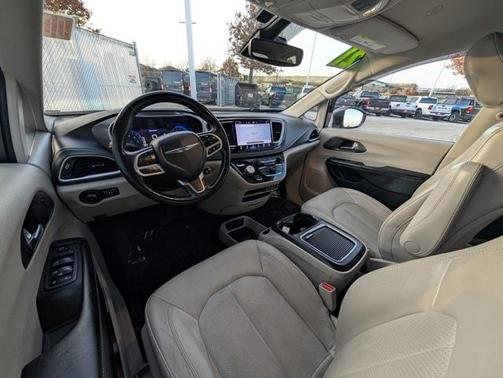 2021 Chrysler Pacifica Touring-L