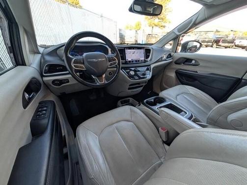 2021 Chrysler Pacifica Touring-L