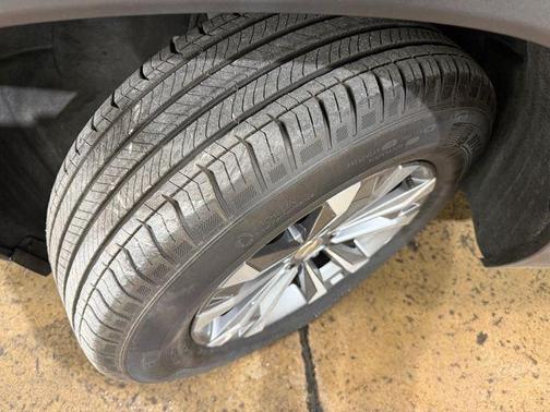 Sterling Gray Metallic 2025 Chevrolet Equinox LT