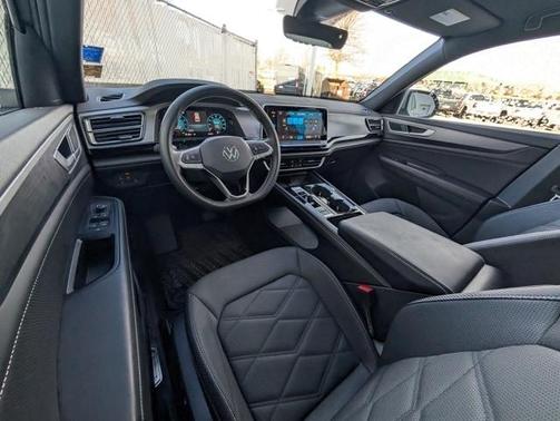 2024 Volkswagen Atlas Cross Sport 2.0T SE w/Technology