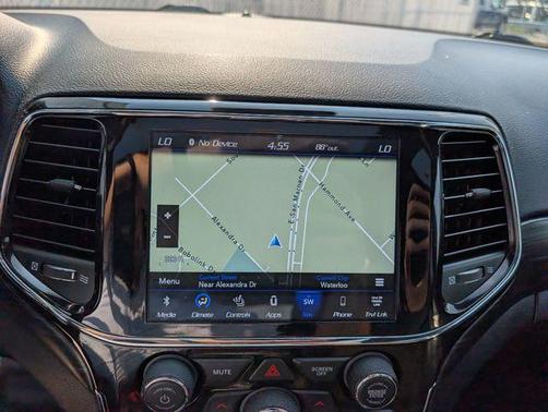 Diamond Black 2022 Jeep Grand Cherokee WK Laredo