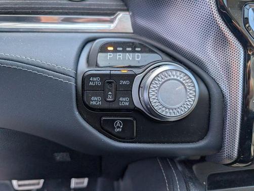 Patriot Blue Pearlcoat 2022 RAM 1500 Limited
