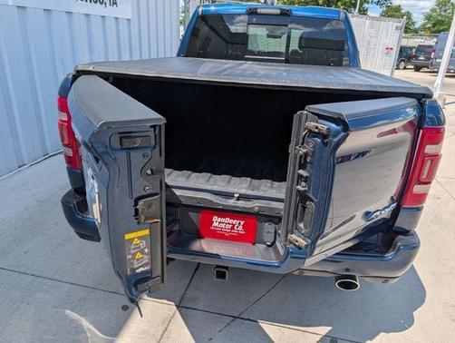 Patriot Blue Pearlcoat 2022 RAM 1500 Limited