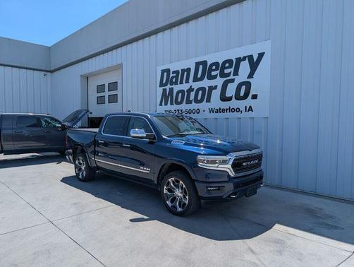 Patriot Blue Pearlcoat 2022 RAM 1500 Limited
