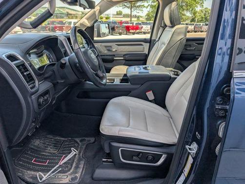 Patriot Blue Pearlcoat 2022 RAM 1500 Limited