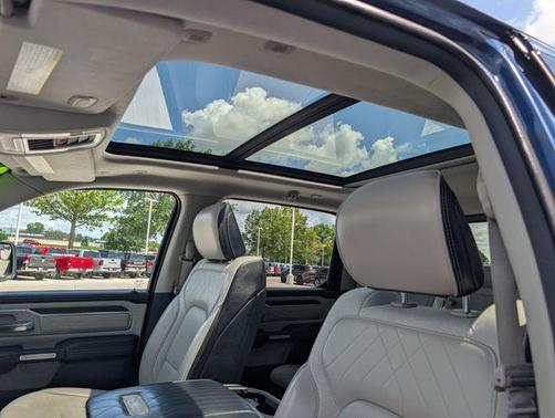 Patriot Blue Pearlcoat 2022 RAM 1500 Limited