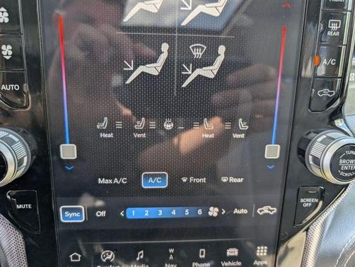 Patriot Blue Pearlcoat 2022 RAM 1500 Limited