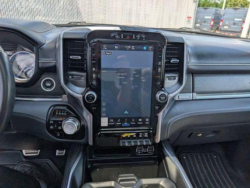 Patriot Blue Pearlcoat 2022 RAM 1500 Limited